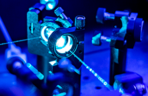 イェーナ大学のフォトニクス・応用物理学の研究所、OpticStudio を使用して超高速バルクレーザー加工の精度を向上
